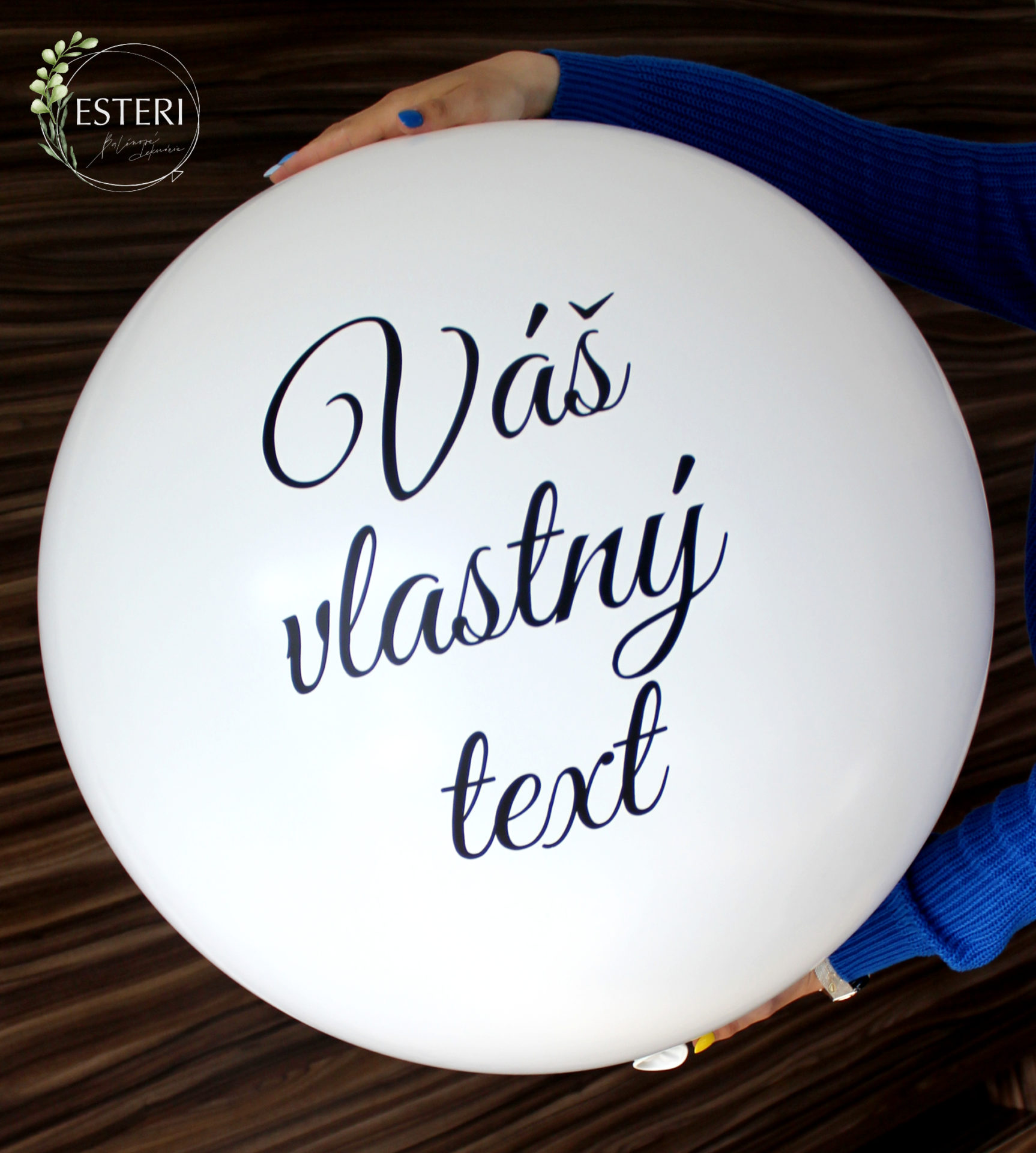 Nálepka na veľký balón s vlastným textom od Esteri.